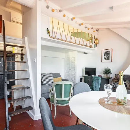 Charming Old Town Apartamento