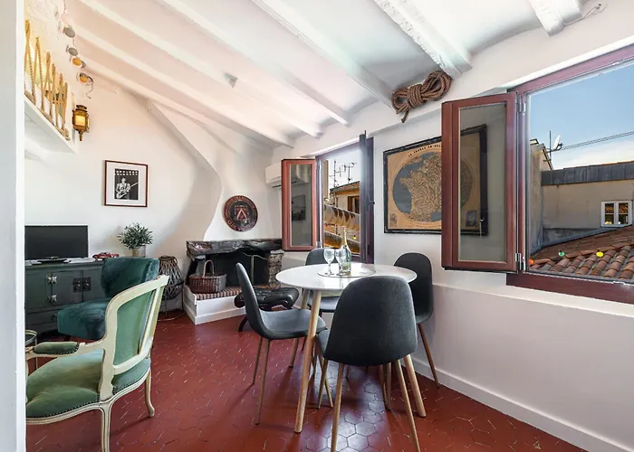 Charming Old Town Apartment