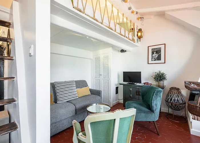 Charming Old Town Apartment