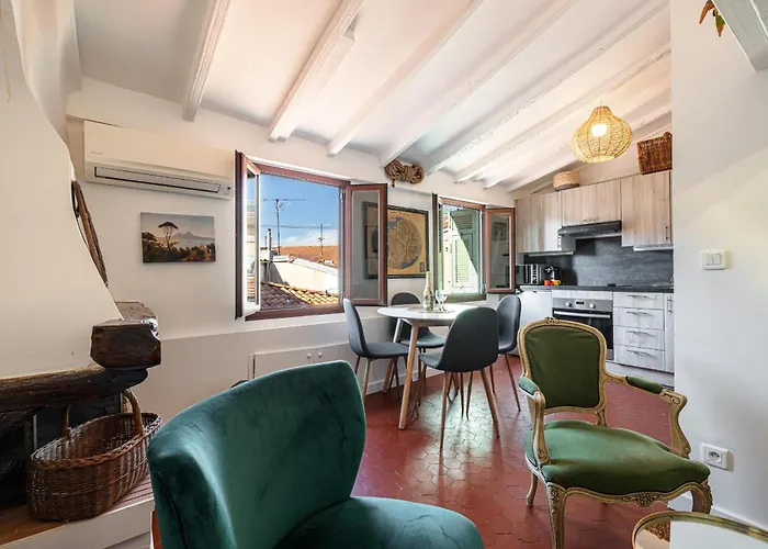 Charming Old Town * Nice